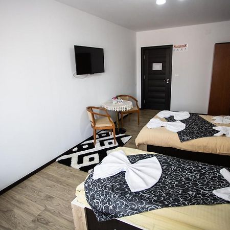 Casa Alex Hotel Targu Jiu Bagian luar foto