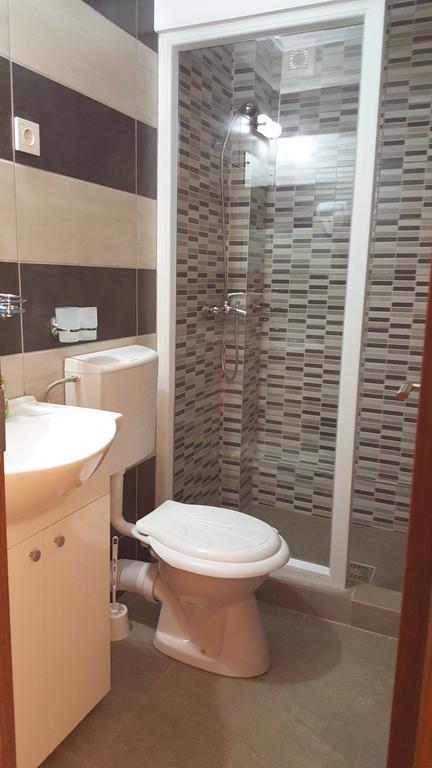 Casa Alex Hotel Targu Jiu Ruang foto