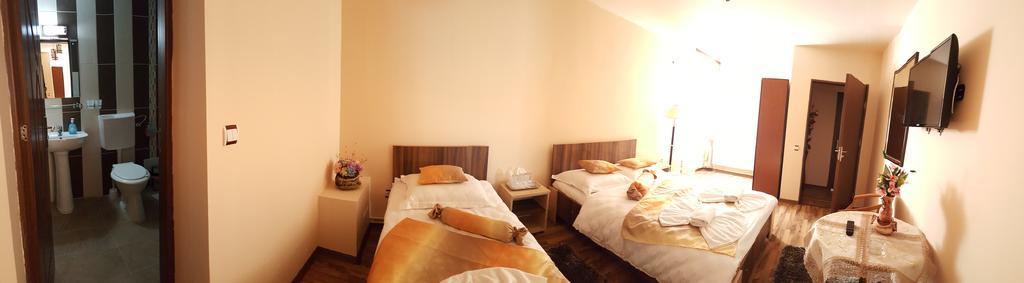 Casa Alex Hotel Targu Jiu Ruang foto
