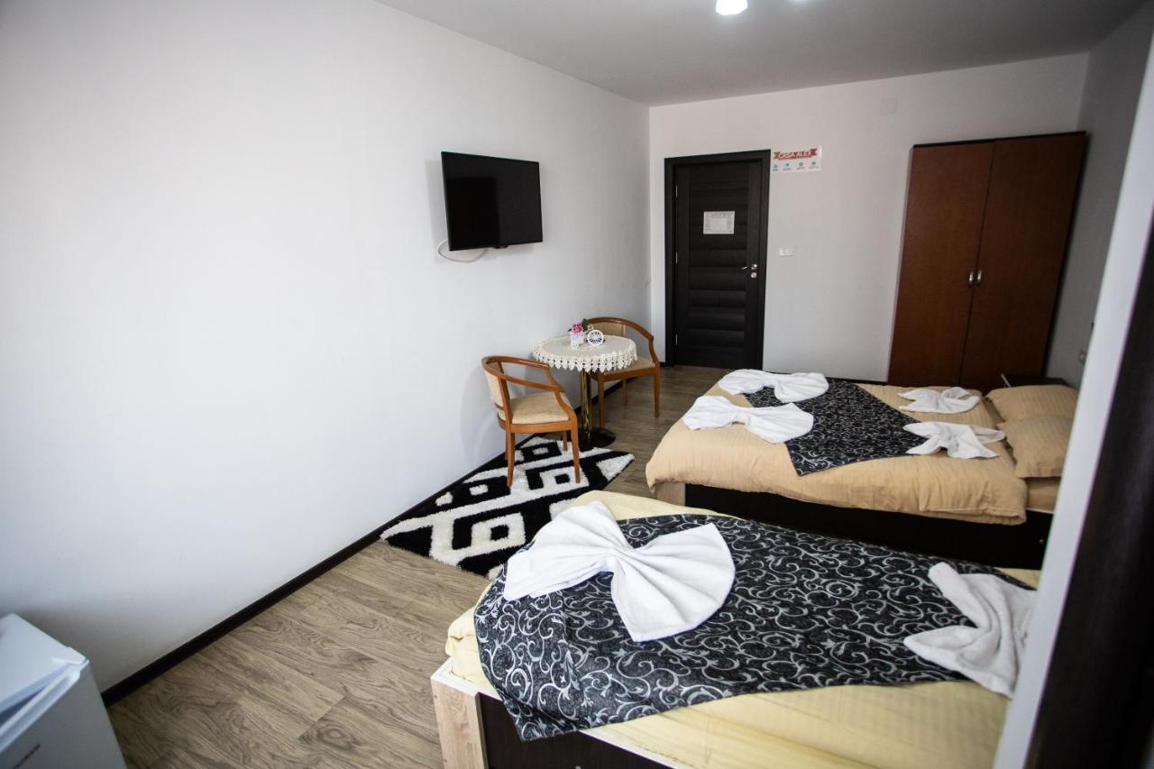 Casa Alex Hotel Targu Jiu Bagian luar foto