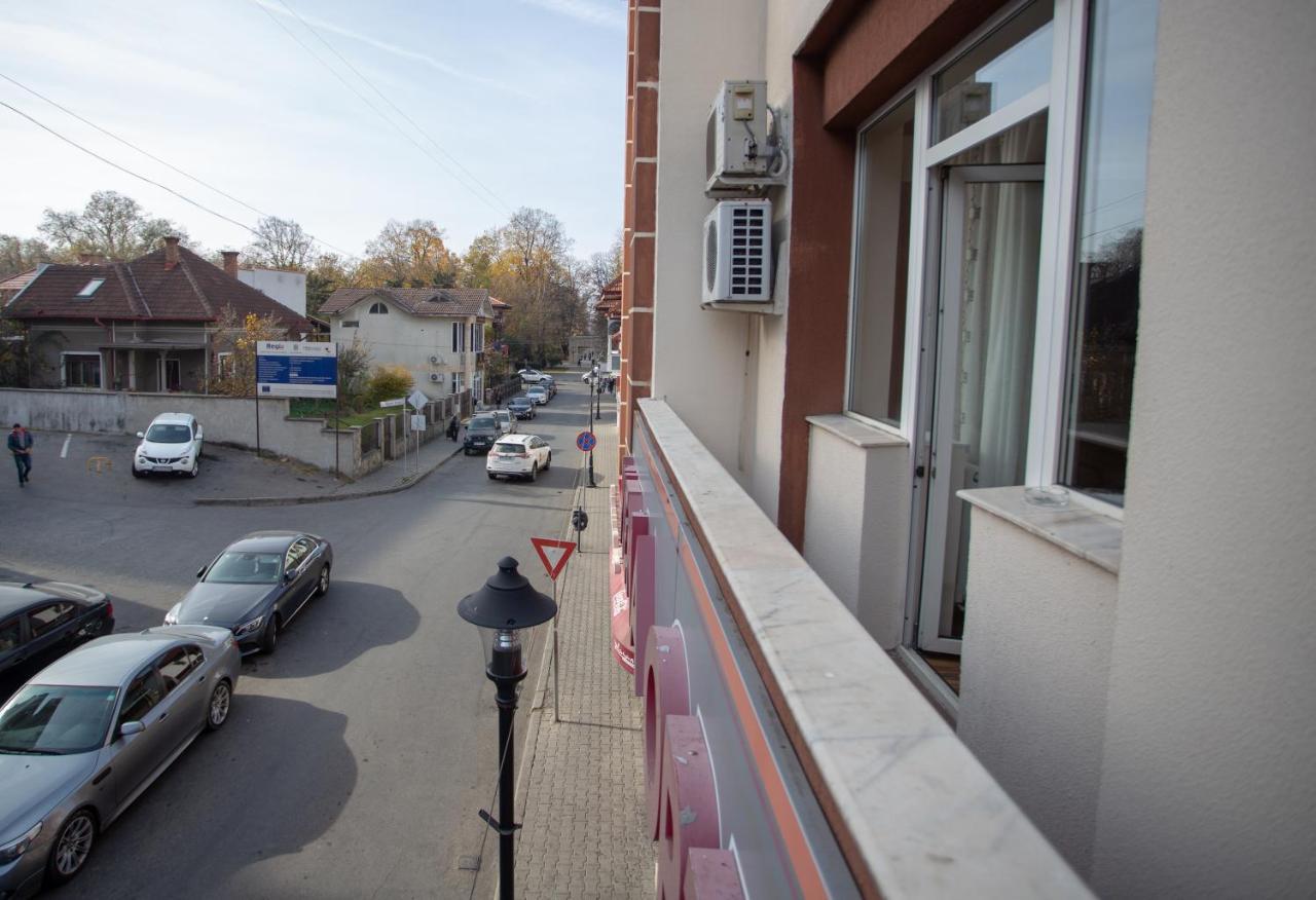 Casa Alex Hotel Targu Jiu Bagian luar foto