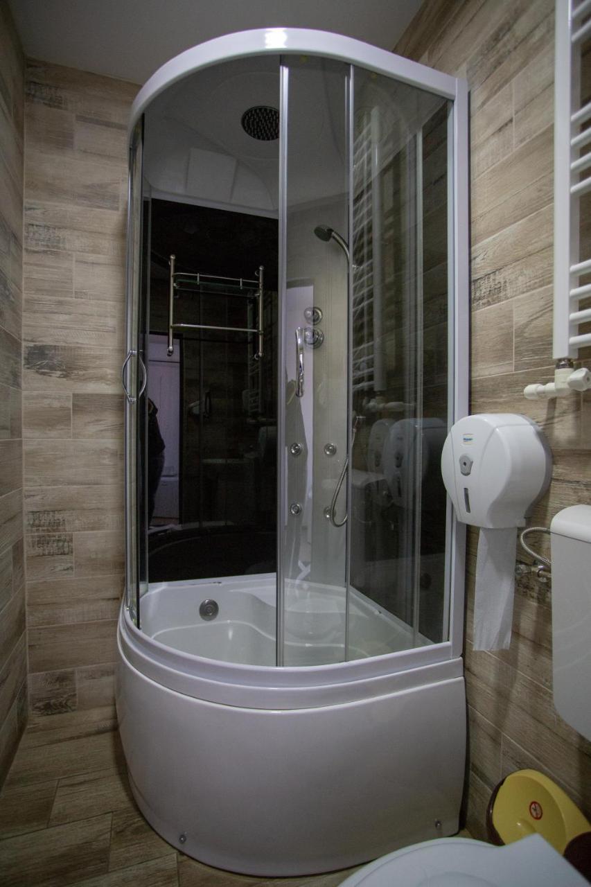 Casa Alex Hotel Targu Jiu Bagian luar foto